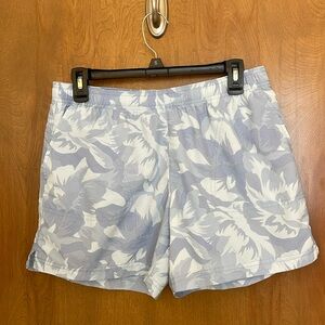 Columbia‎ Women's Shorts, size medium, very good used condition.
